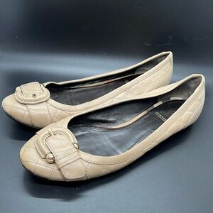 Burberry Taupe Quilted Leather Ballet Flats w/ buckle detail on the toe. Sz 39.5
